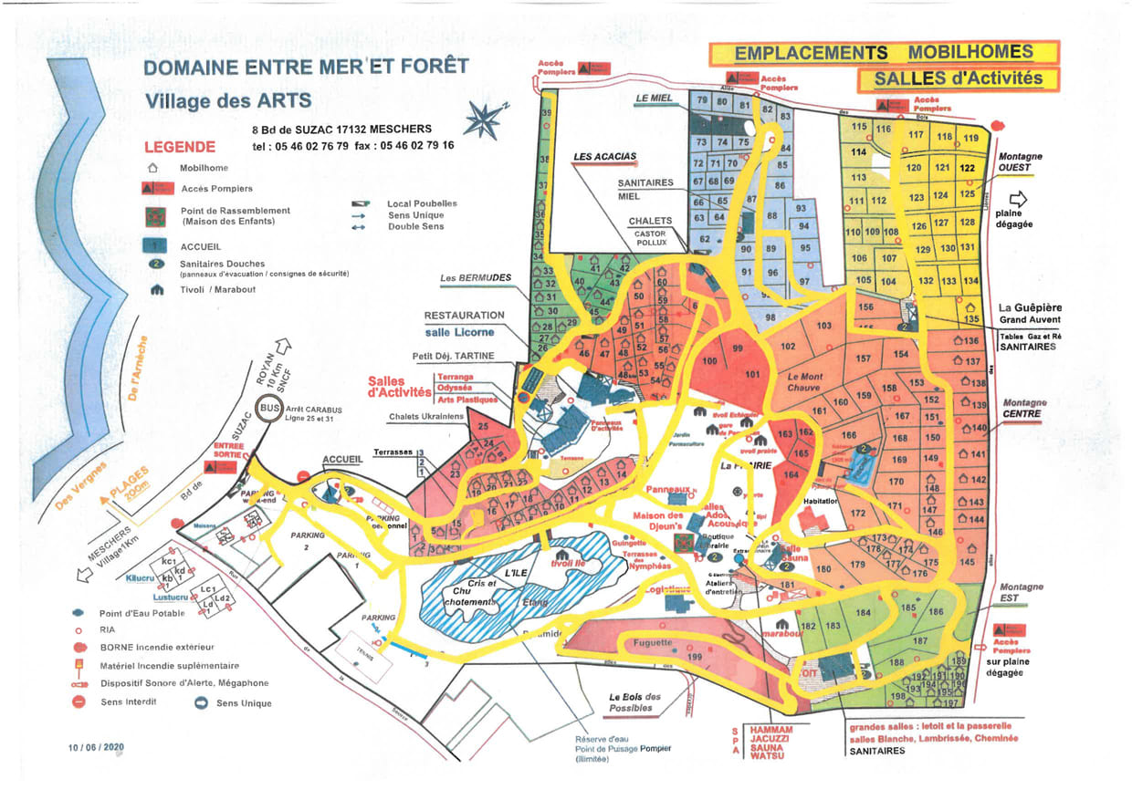 Plan du Domaine Entre Mer et Forêt, avec emplacements des mobilhomes et des salles d'activité